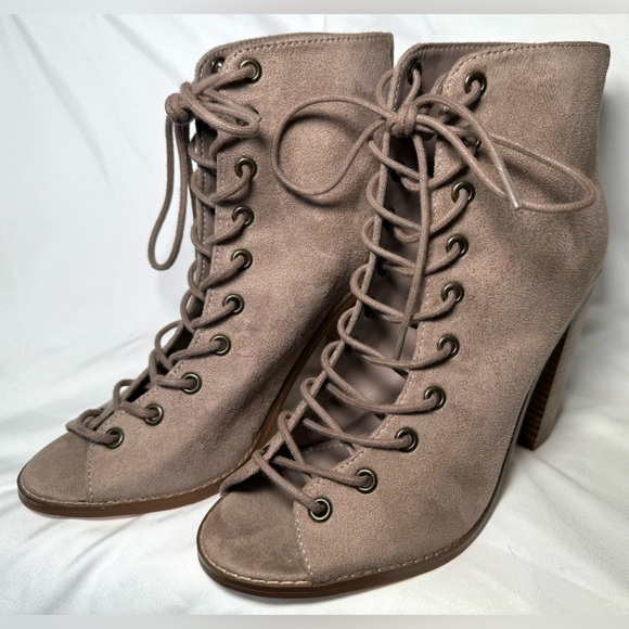 Olivia Ferguson Peep Toe, Lace Up Boots - Size 8 - Picture 2 of 6